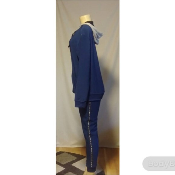 Turquoise Blue Sweatsuit L - Picture 4 of 10